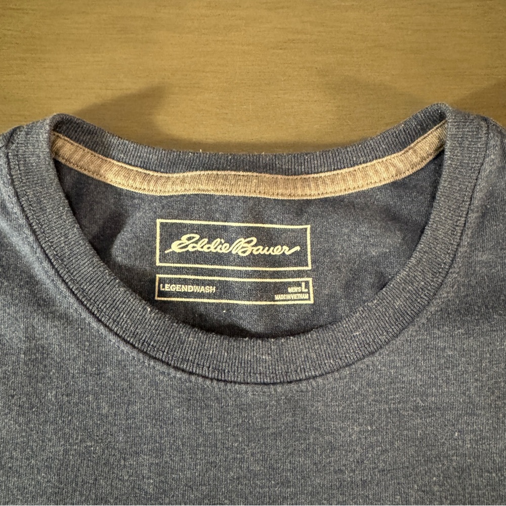 Large Eddie Bauer Dark Gray Crewneck Tee